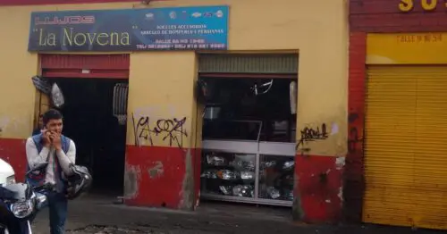 LUJOS LA NOVENA LUJOS LA NOVENA
